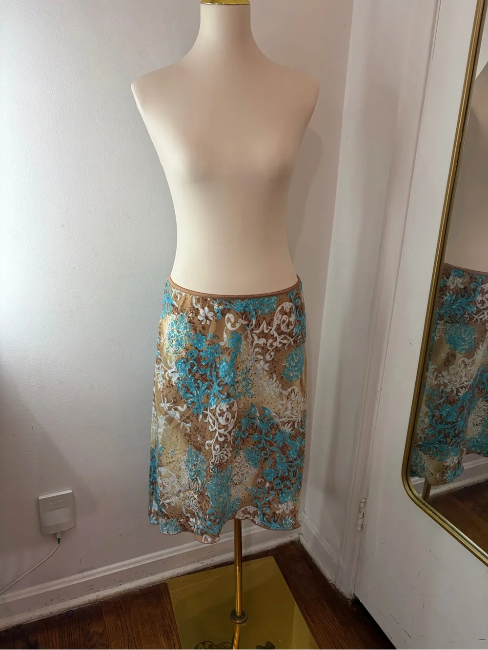 Y2K 90s vintage Turquoise & Tan Midi Skirt with Elastic Floral Motif